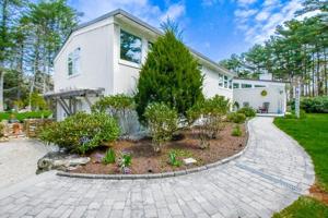 33 Cove Circle