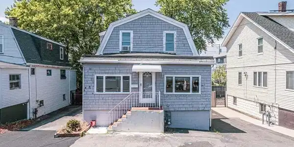51 Bay Rd