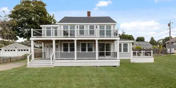 4 Carver Ave