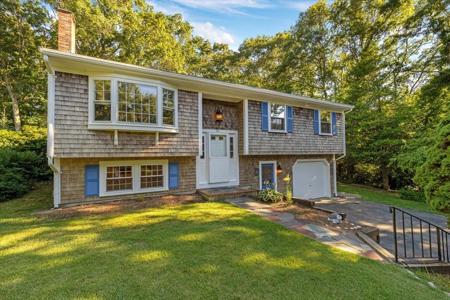 32 Crowell Rd