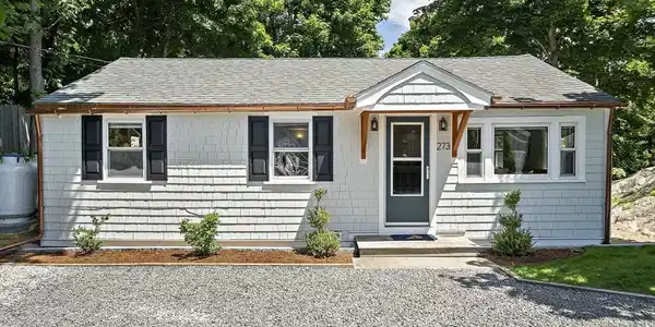 273 N Main St