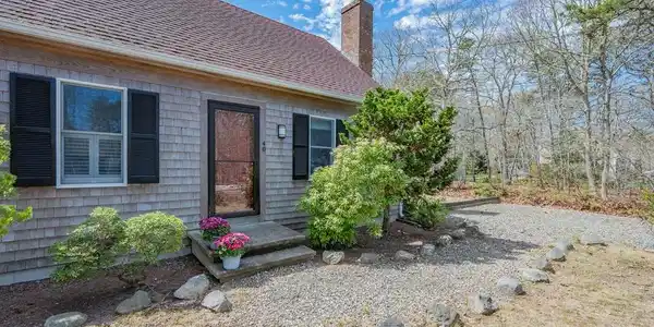 40 Fairview Ave