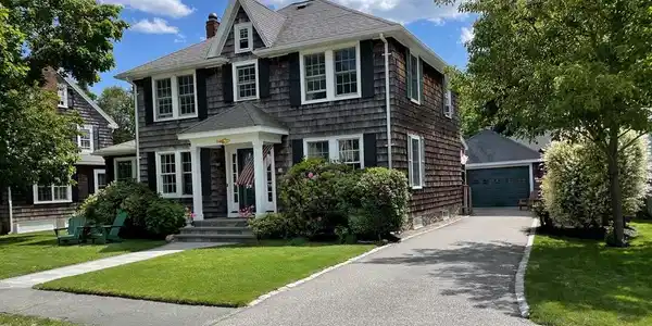 16 Pickwick Road