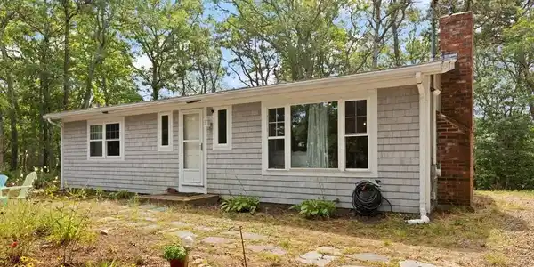 438 Freemans Way