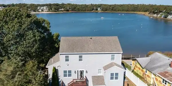 22 Cove St