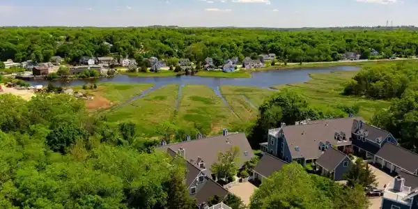 6 Rivers Edge Rd