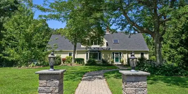 21 Ellisville Green
