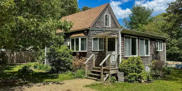 76 Eastville Ave