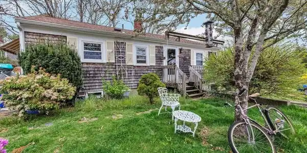 18 Ingleside Dr
