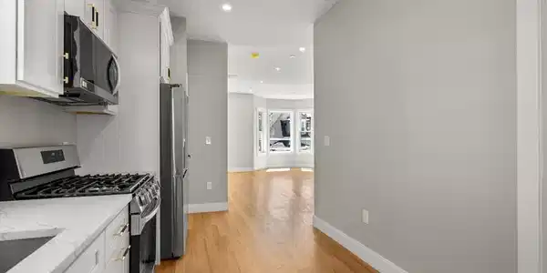 28 Falcon St