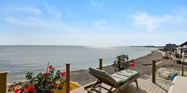 124 Oceanside Dr