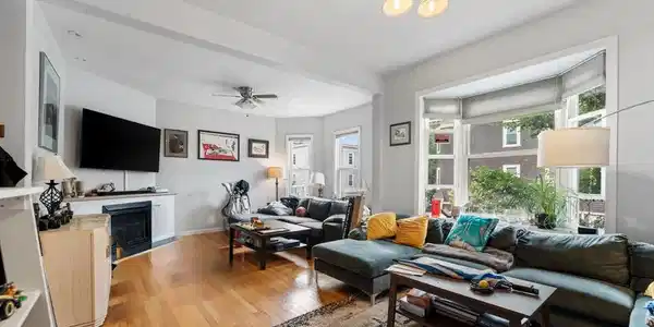 76 Marine Rd