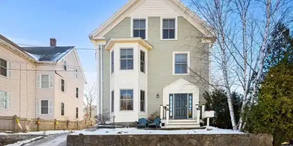 26 Village St