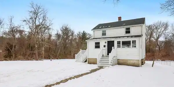 20 Pleasant St