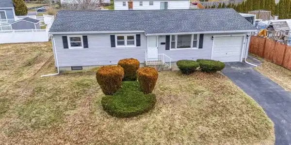 90 Evergreen Ave