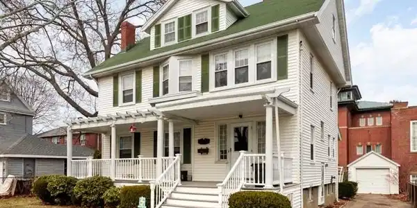 98 Willow Street