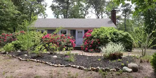400 Brackett Rd