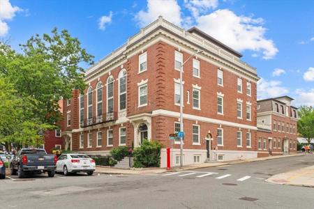 17 Central St