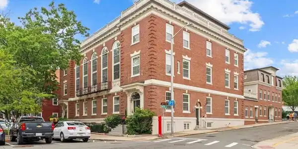 17 Central St