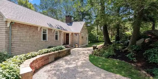 17 Woodcrest Rd.