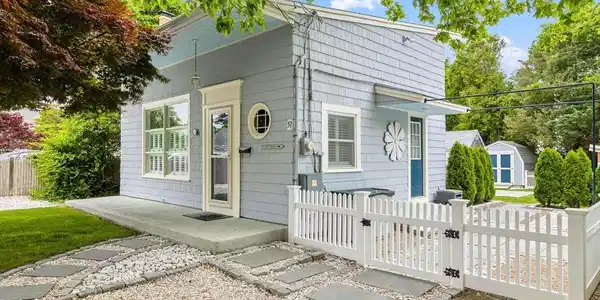 51 Dillingham Ave