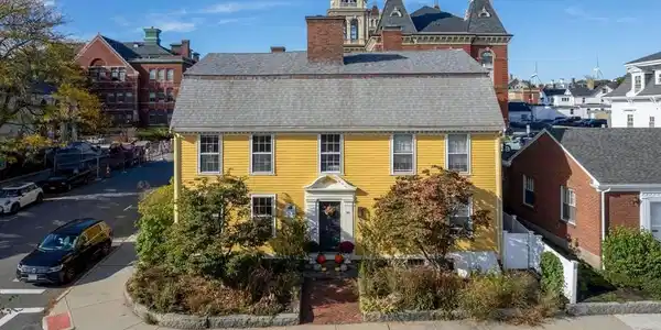 90 Middle St