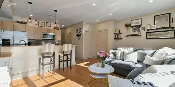 404 W 2nd St