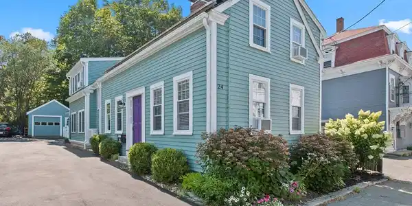 24 School St