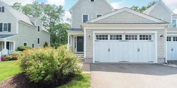 8 Reserve Way