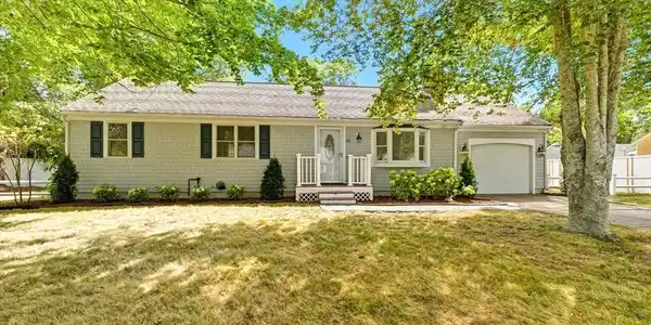 68 Seaboard Ln