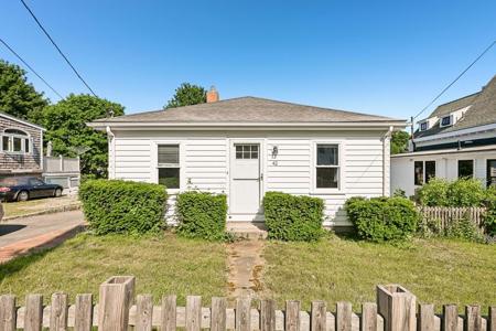 42 E Main St