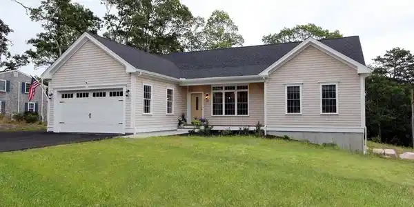 105 Wayside Dr