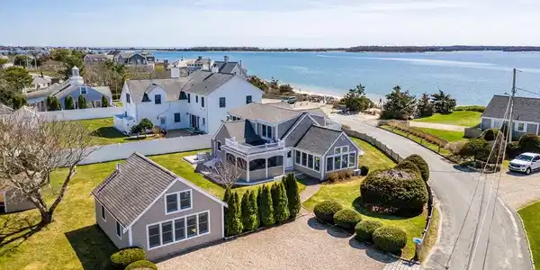 10 Bay Rd