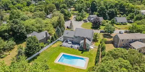 8 Drum Ln
