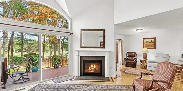 13 Laurel Hill Ct