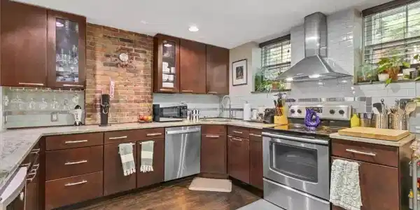 11 Medford St