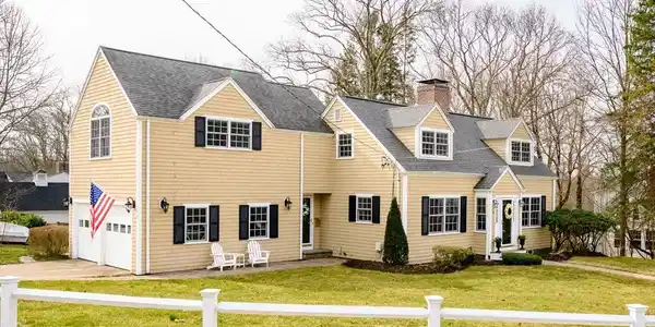 4 Bayberry Ln