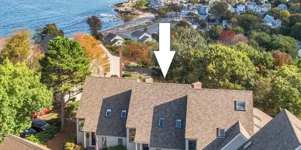 22 Bayridge Lane