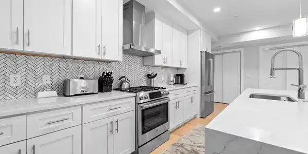 20 W Fifth St