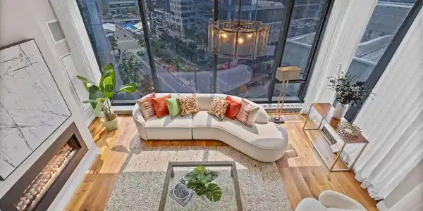 300 Pier 4 Blvd