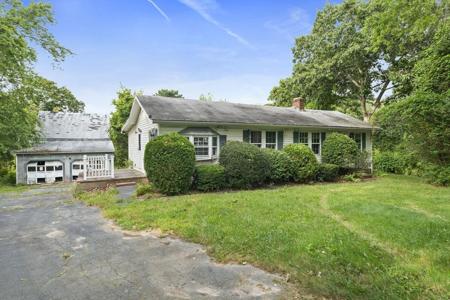 54 Manomet Point Rd