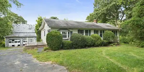 54 Manomet Point Rd