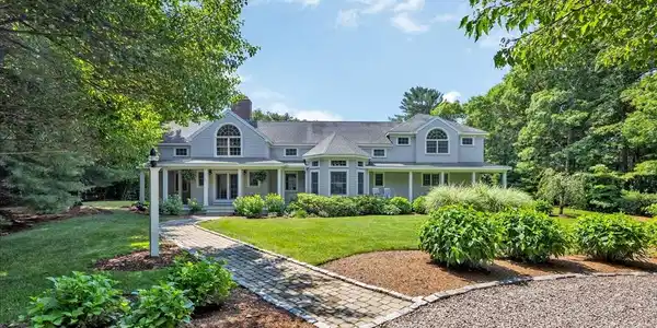 72 Highwood Way