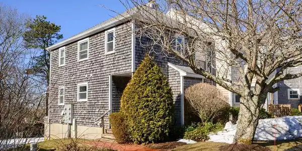 5 Harbor Hill Dr