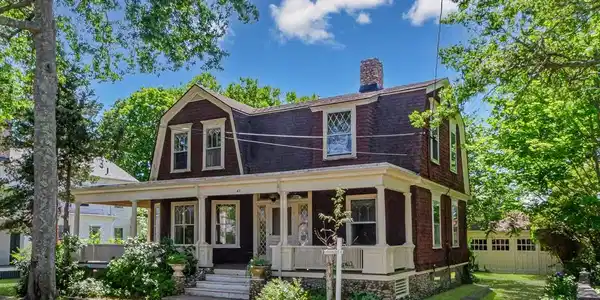 43 Main St
