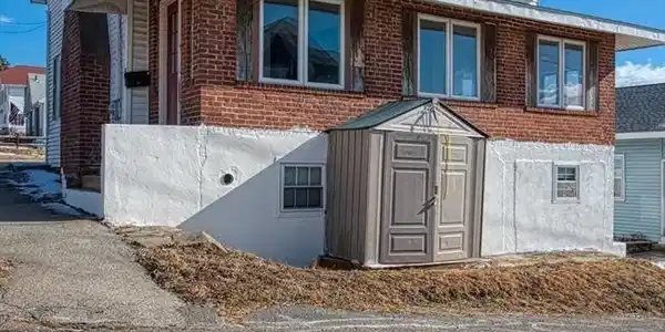 55 Whitehead Ave
