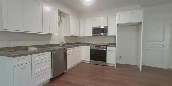 10 Franklin Ave