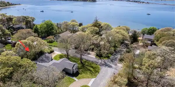 48 Vineyard Avenue Extension