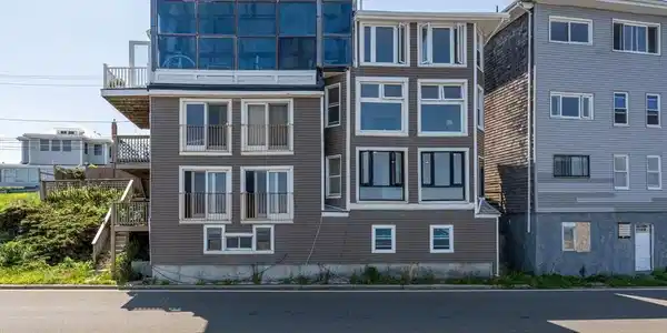 284 Endicott Ave
