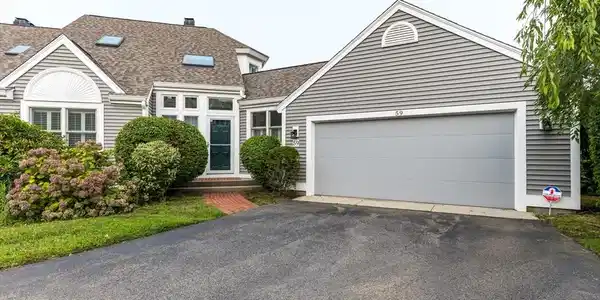 59 Hidden Bay Dr